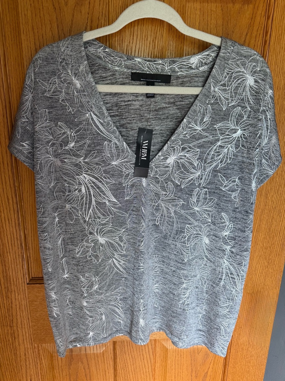 WHBM Gray & Silver Foil Floral-Print V-Neck Short Sleeve Top - Size L